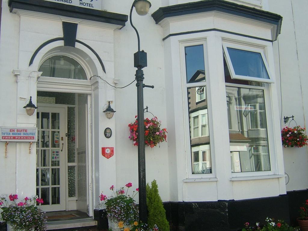 Adelphi Guest House Southport Esterno foto
